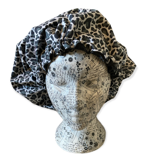 Black leopard print bonnet